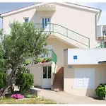And Janja Apartment Primosten