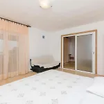 And Janja Apartment