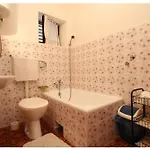 And Janja Apartment Primosten