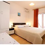 And Janja Apartment *