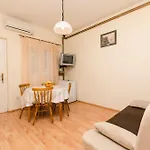 Apartment And Janja *