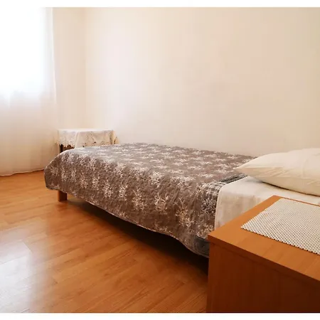 Apartment And Janja Primosten