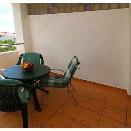 And Janja Apartment Primosten