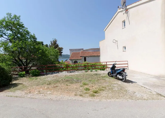 Apartment And Janja *