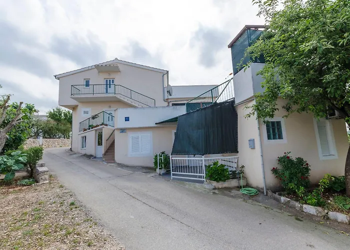 And Janja Apartment Primosten