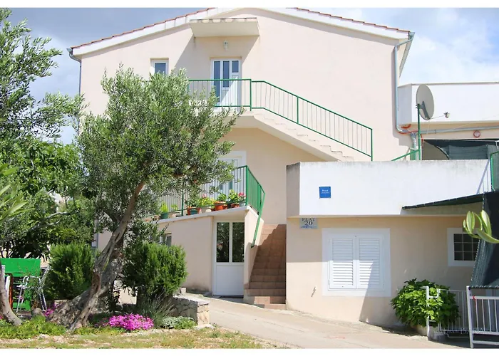 And Janja Apartment Primosten