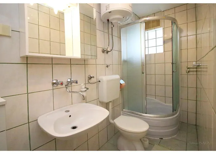 Апартаменты And Janja *