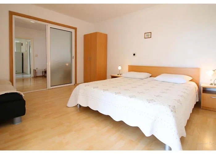 And Janja Примоштен