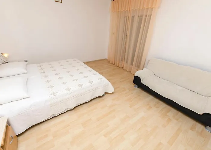 Apartment And Janja Primosten