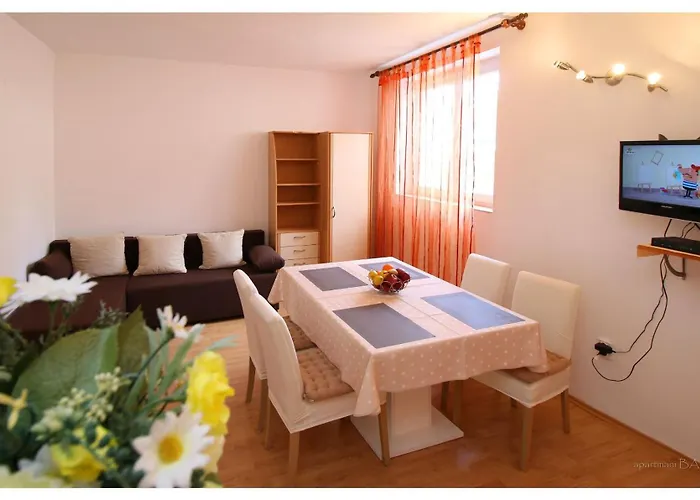 Apartment And Janja *