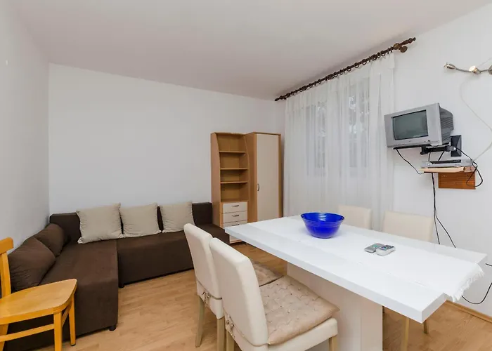 Apartment And Janja Primosten