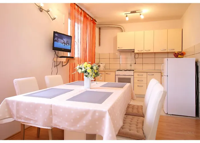 Apartment And Janja Primosten