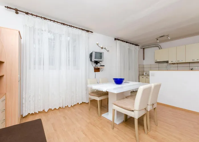 Apartment And Janja Primosten