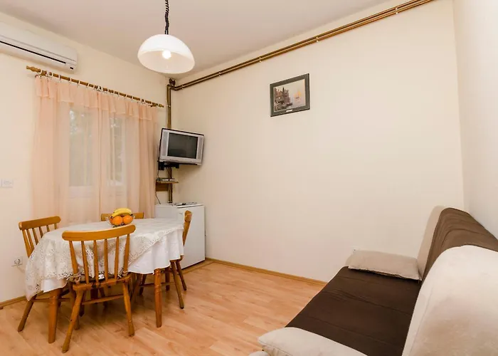 Apartment And Janja Primosten