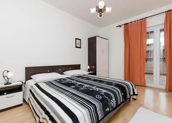 Apartment And Janja Primosten