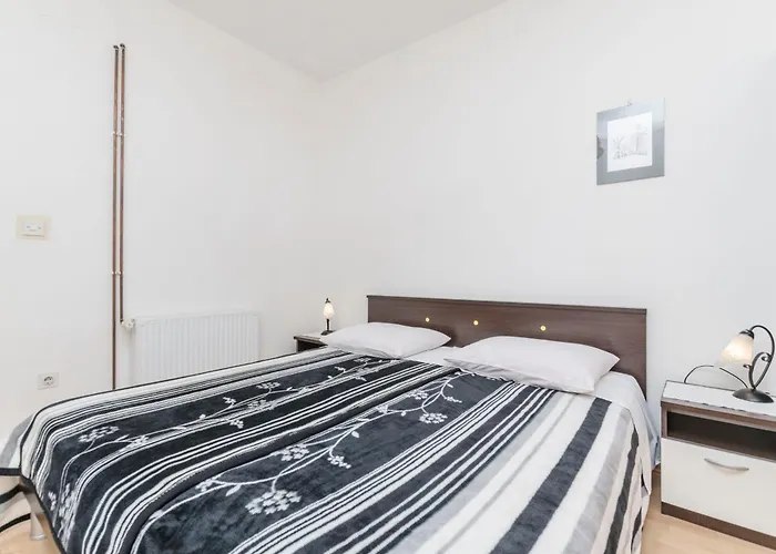 And Janja Apartment *